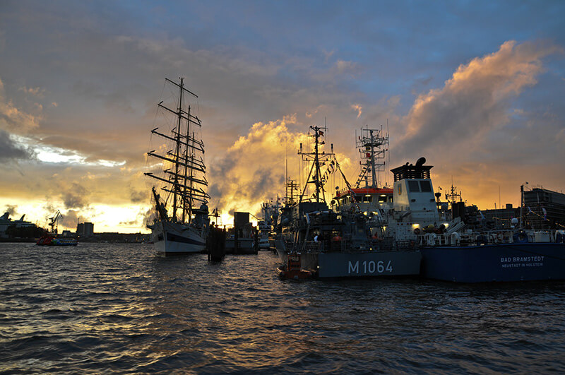Hamburger Hafen am Abend